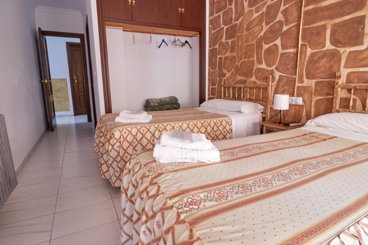 Hotel Virgen De Reyes 2*